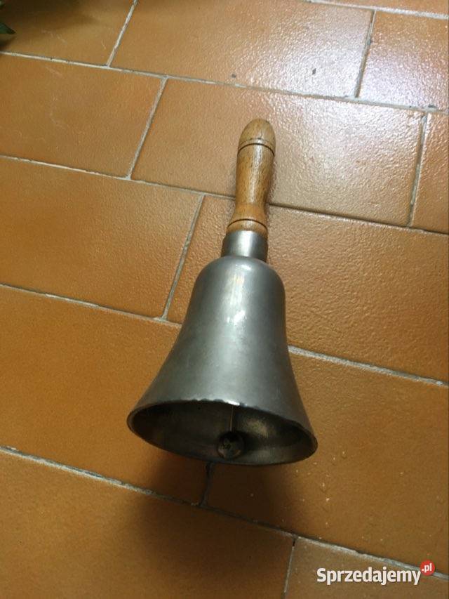 Stary dzwonek szkolny