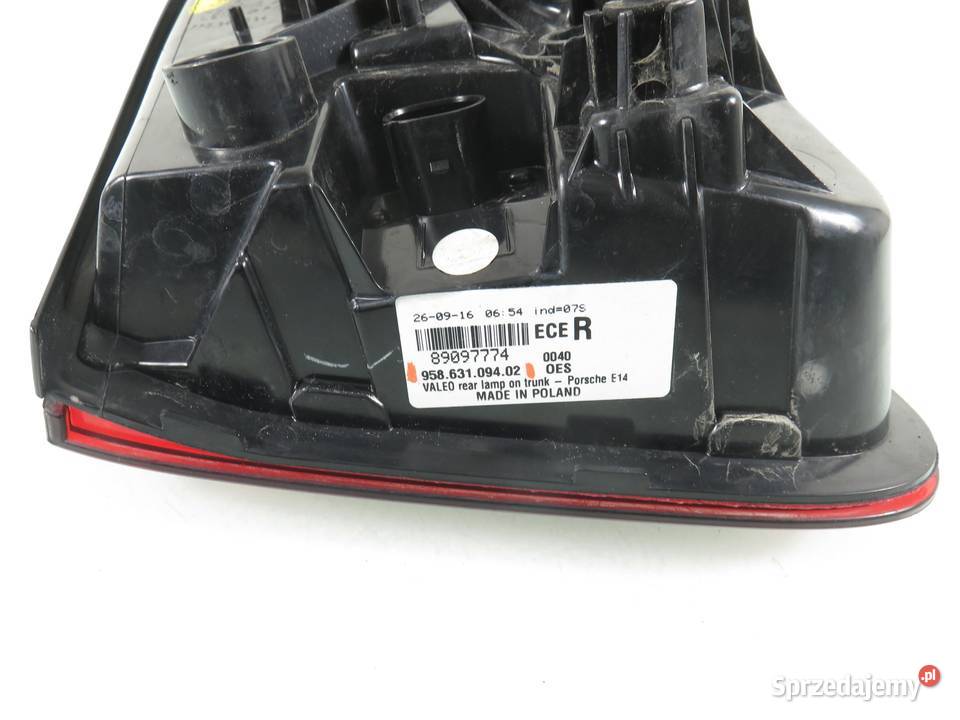 LAMPA PRAWA TYLNA KLAPA PORSCHE CAYENNE II
