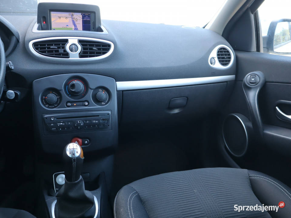 Renault Clio 12 TCe światła przeciwmgielne