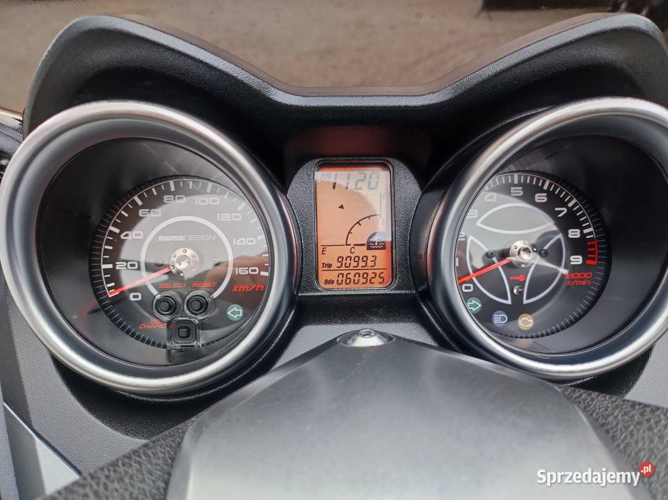 Yamaha Xmax 250 momo desing X YP 250 transport Ostrów Wielkopolski