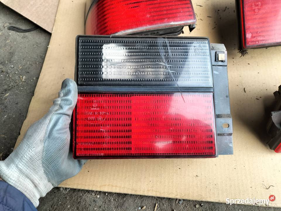 VW VENTO LAMPA TYŁ TYLNA PRAWA LEWA BŁOTNIKA Kamień-Kolonia