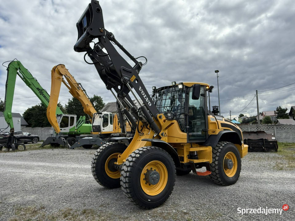 średnia kołowa Volvo Waga 10ton WHEEL LOADER pełny VAT Widełki sprzedam