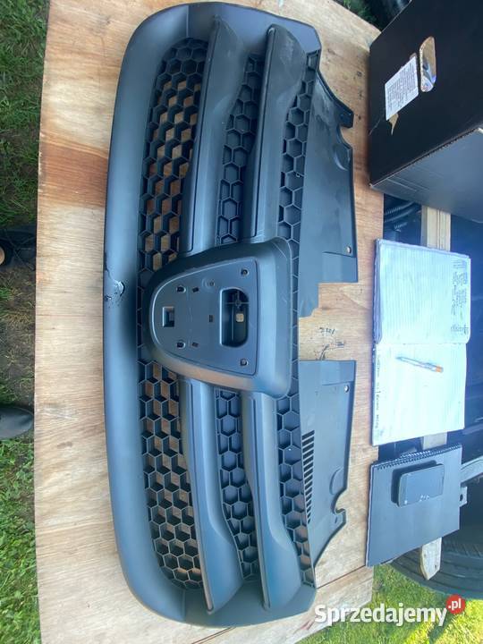 ATRAPA KRATKA GRILL PRZÓD DACIA LOGAN SANDERO
