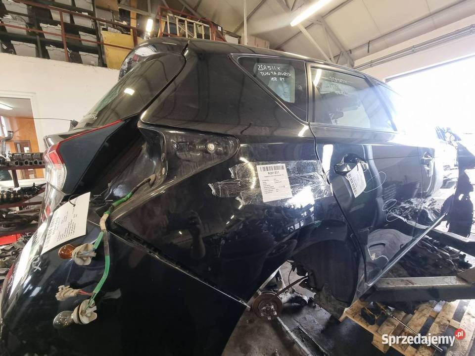 ĆWIARTKA BŁOTNIK PRAWY TYŁ TOYOTA AURIS II LIFT osobowe Pozostałe Lipno