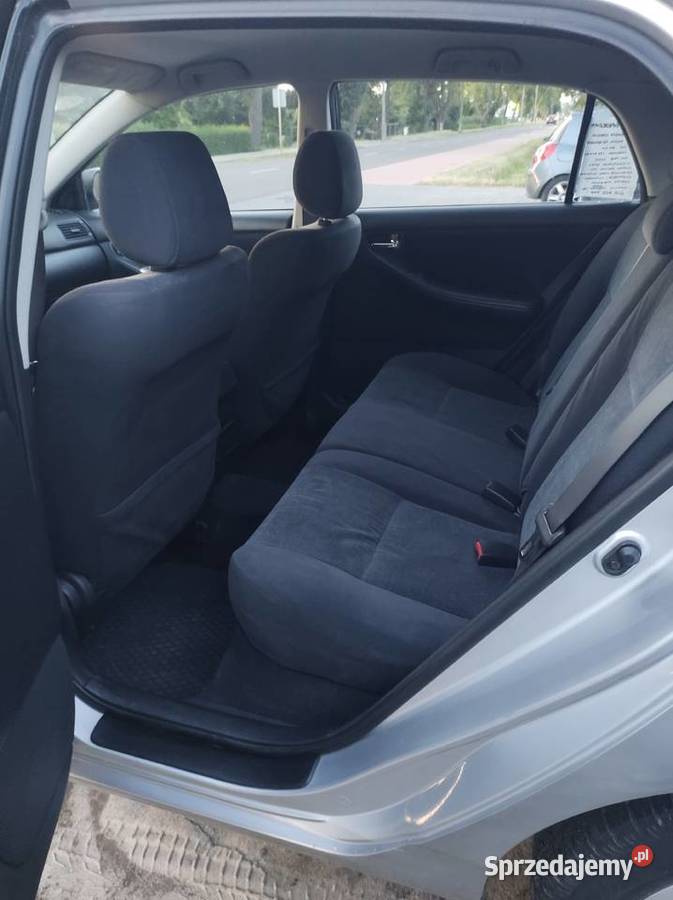 Toyota Corolla 16 benzyna zadbananiezniszczona srebrny Szpetal Górny