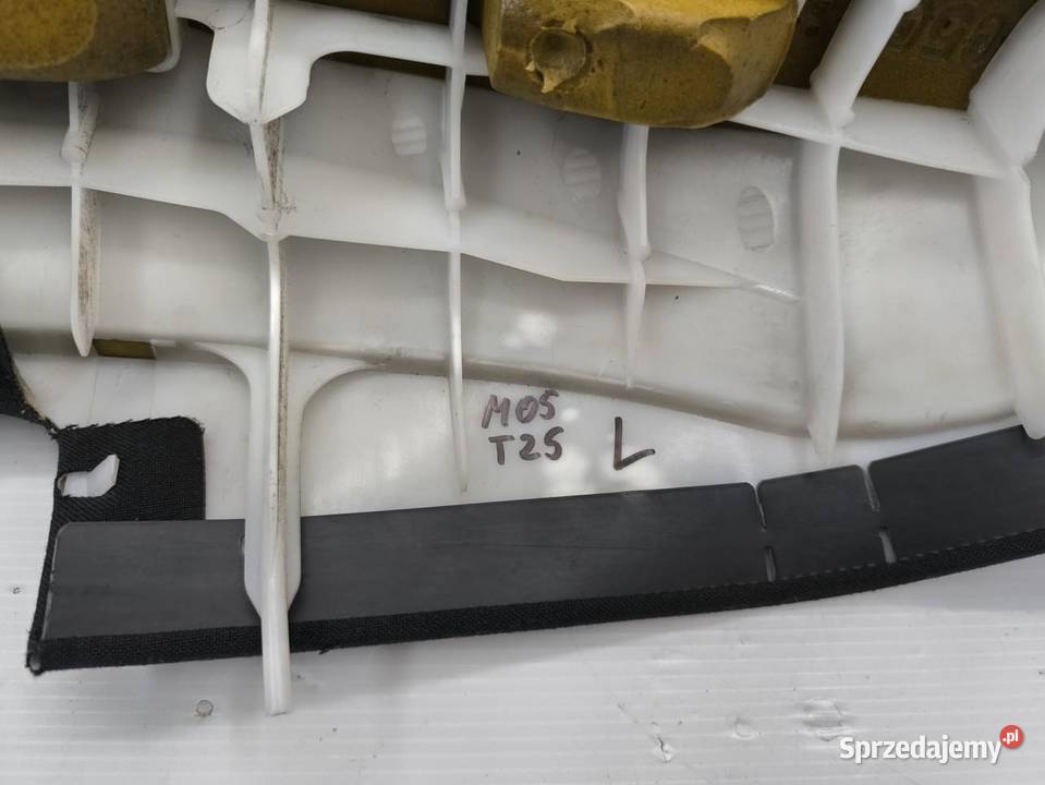BOCZEK KANAPY TYŁ TOYOTA AVENSIS II T25 KOMBI osobowe sprzedam