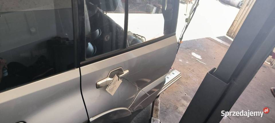 DRZWI PRAWE TYŁ MITSHUBISHI PAJERO IV SREBRNE Lipno