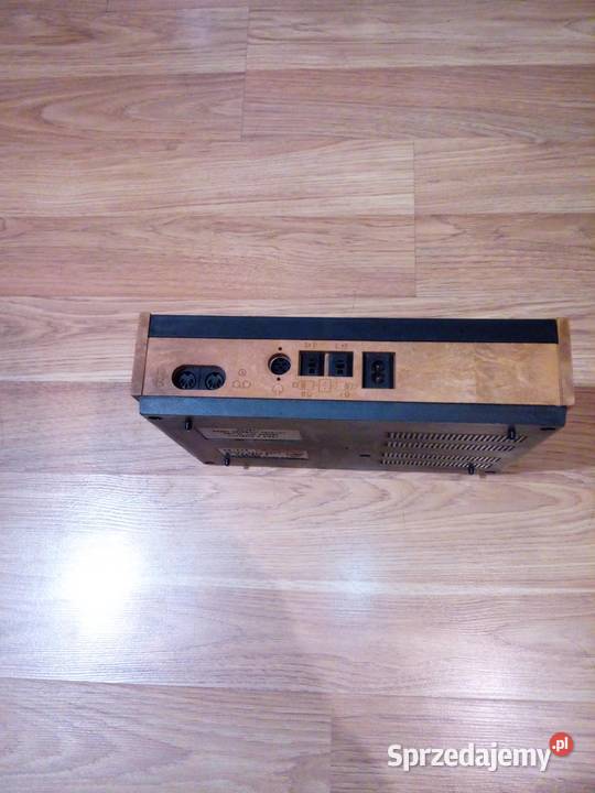 Stary magnetofon kasetowy UNITRA M531S z czasów