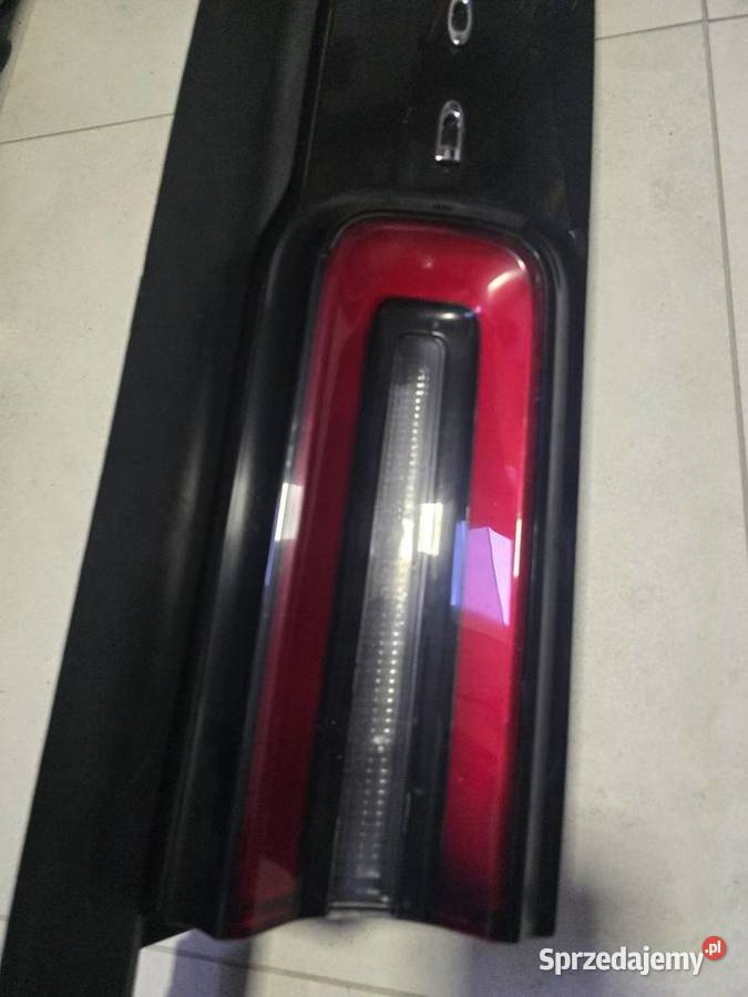 Blenda lampa tyl dodge challenger wielkopolskie Ślesin