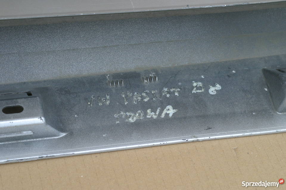 VW PASSAT B8 LISTWA PROGOWA PRAWA 3G0853858 Bieleń
