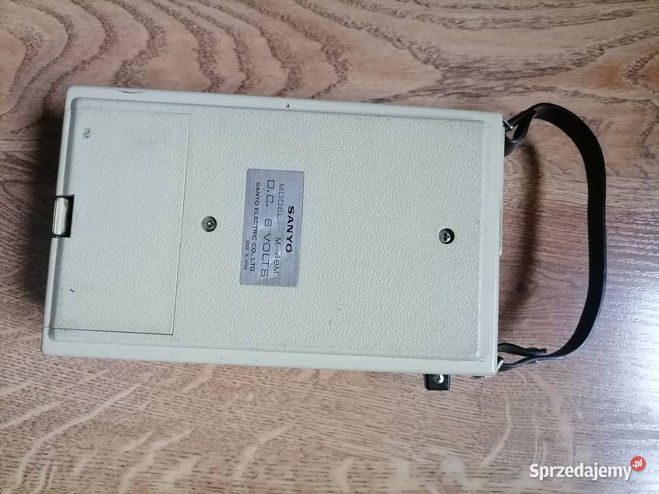 Stary magnetofon kasetowy