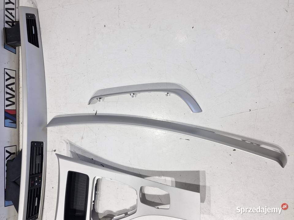 BMW E90 E91 LISTWY OZDOBNE DEKORY SREBNE NAVI dolnośląskie