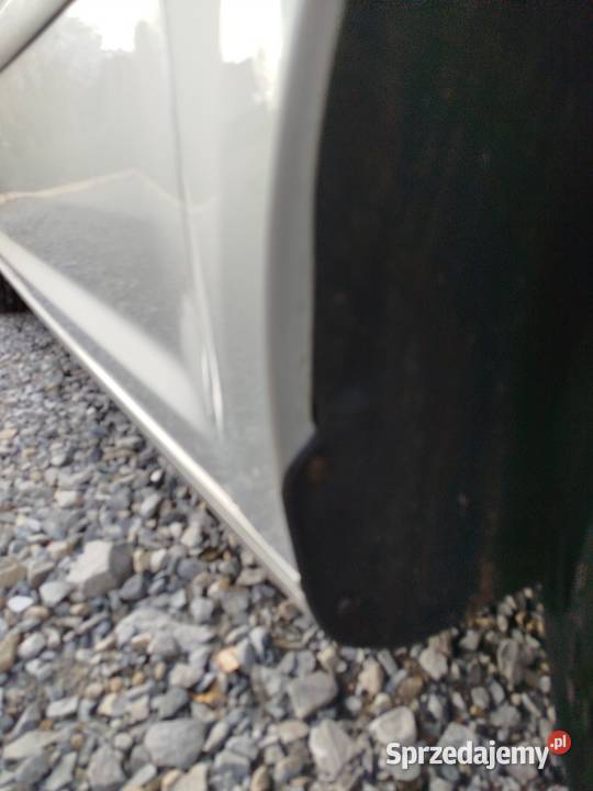 Samochód osobowy VW Touran Umieszcz