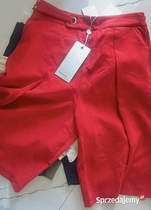 Nowa odzież z metkami na sztuki idealne na Turek