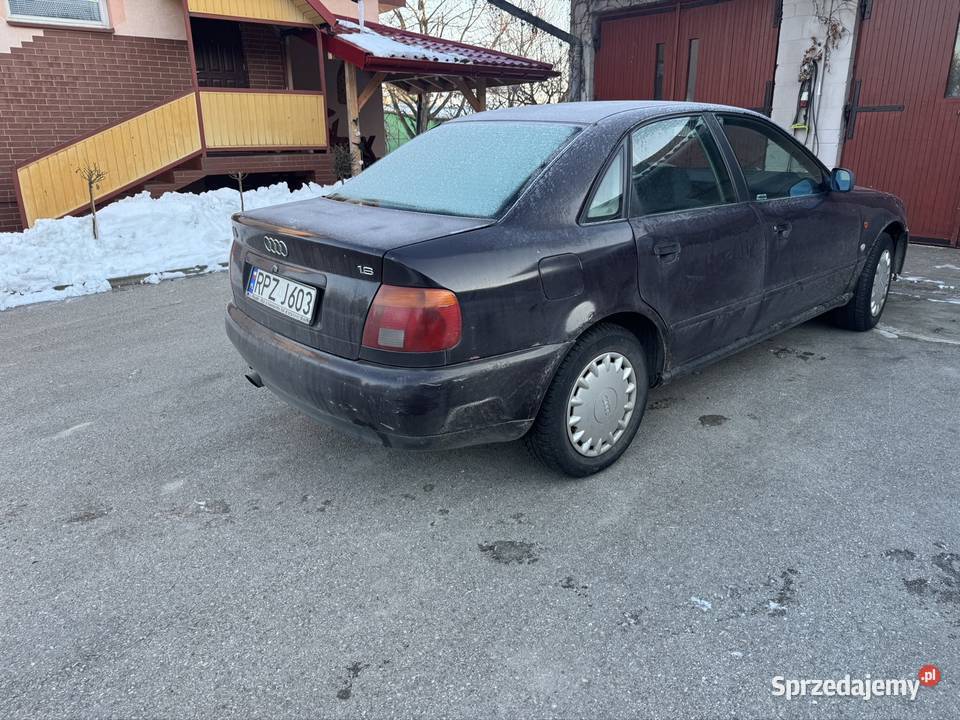 Audi a4 b5 16 LPG nieuszkodzony Pełnatycze sprzedam