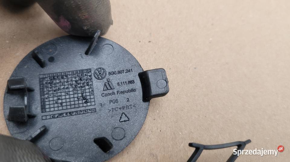 VW GOLF VII 1317 ZAŚLEPKA HAKA ZDERZAKA PRZÓD osobowe śląskie Ruda Śląska