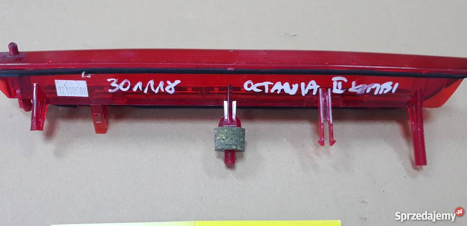 SKODA OCTAVIA KOMBI II 2 ŚWIATŁO TYŁ ŚRODKOWE osobowe Bieleń