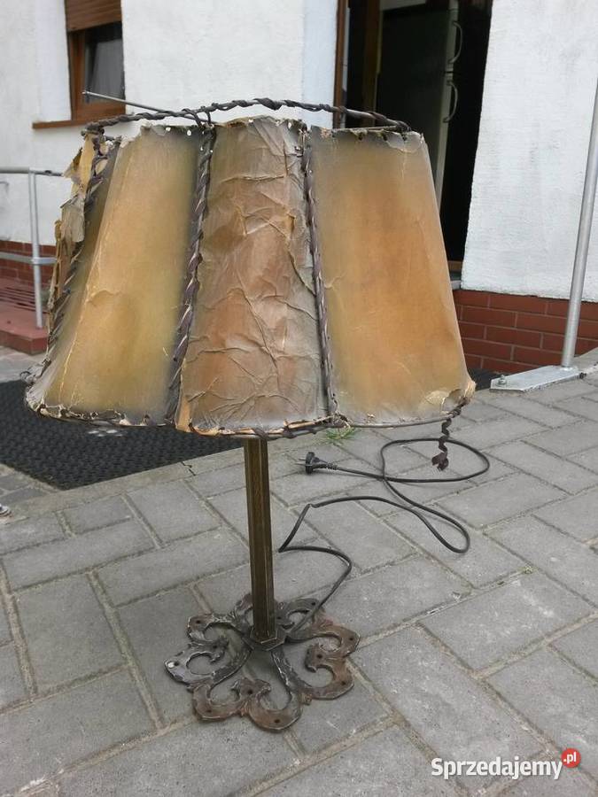 STARA LAMPA Z PRZYKRECANA PODSTAWA sprzedam