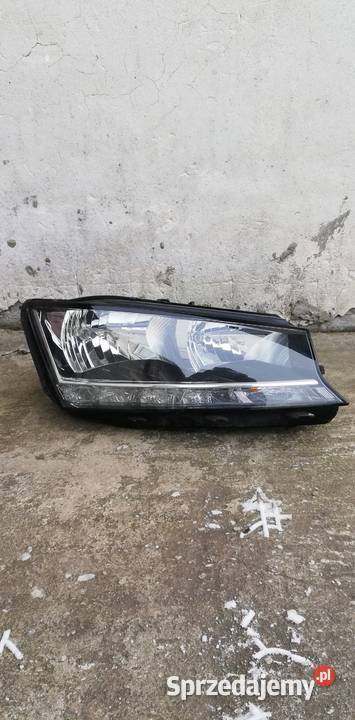 Fabia III Lift 2019r Lampa Prawa Przód LED osobowe mazowieckie Poświętne