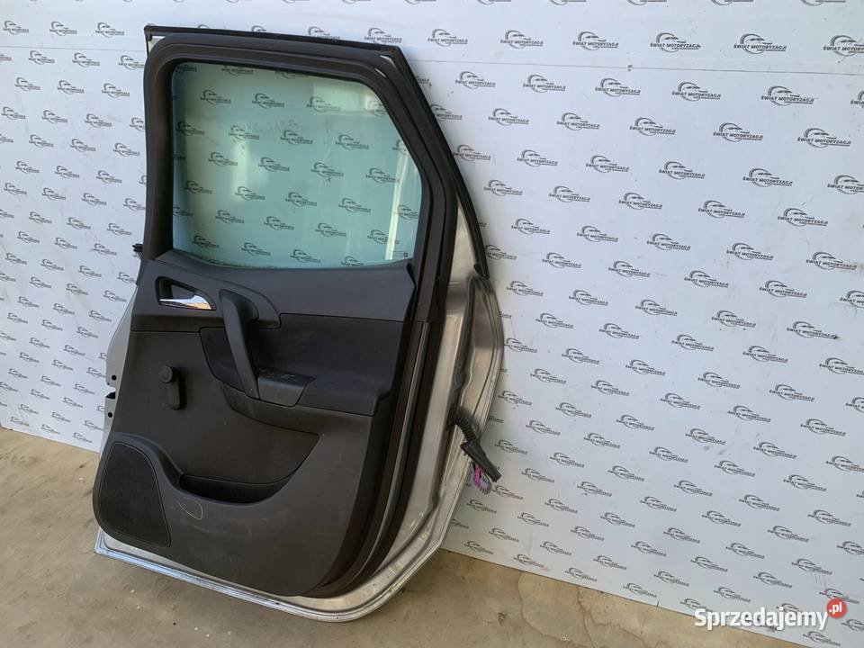 OPEL MERIVA B 10r drzwi prawe tył