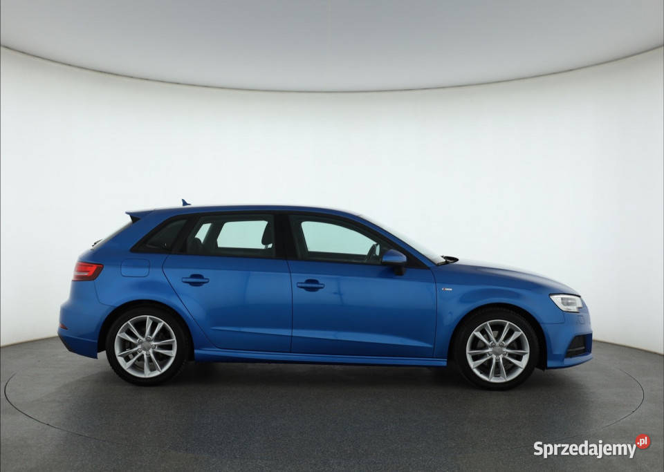 Audi A3 14 TFSI niebieski A3 Piaseczno