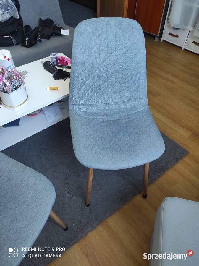 Krzesła tapicerowane szare