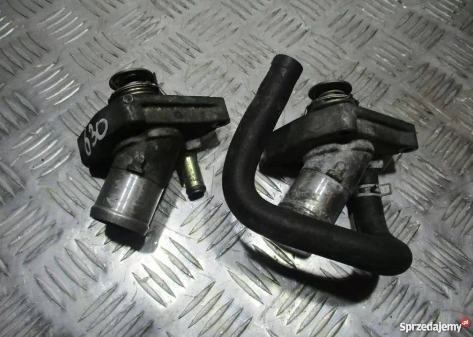 INFINITI FX 35 S50 TERMOSTAT Z OBUDOWĄ