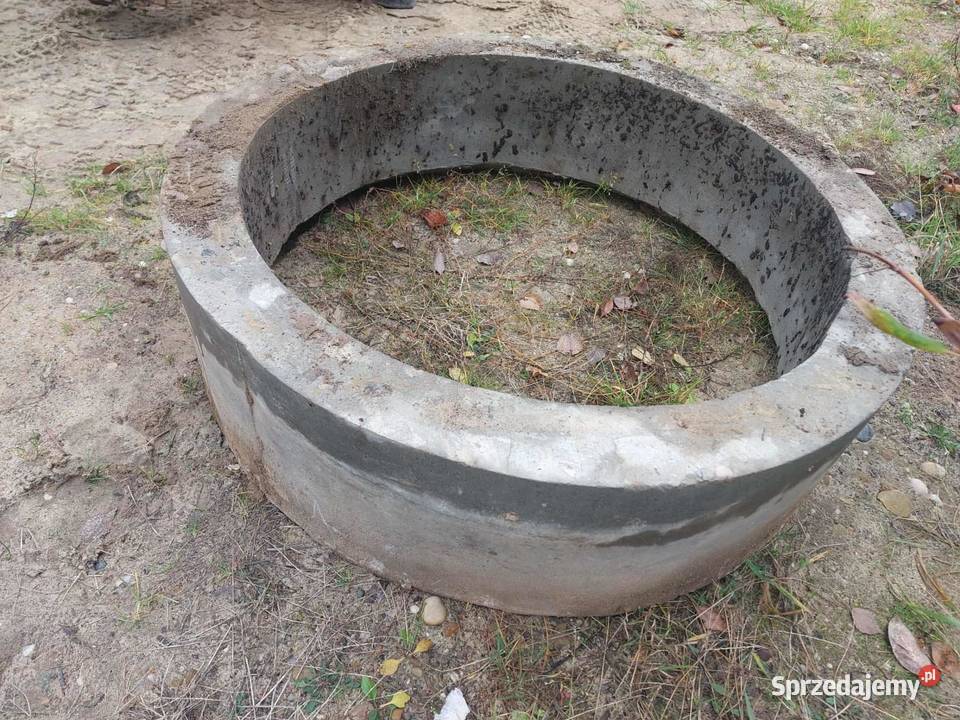 Mały krąg betonu średnicy 80 ścianka 8 wys około Nowa Dęba sprzedam
