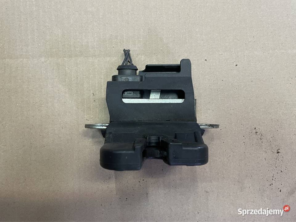 Zamek tylnej klapy kombi vw passat b6 volkswagen Szczecin