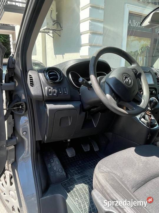 Opel vivaro Polski salon bezwypadkowy Samochody osobowe małopolskie Nowy Sącz sprzedam