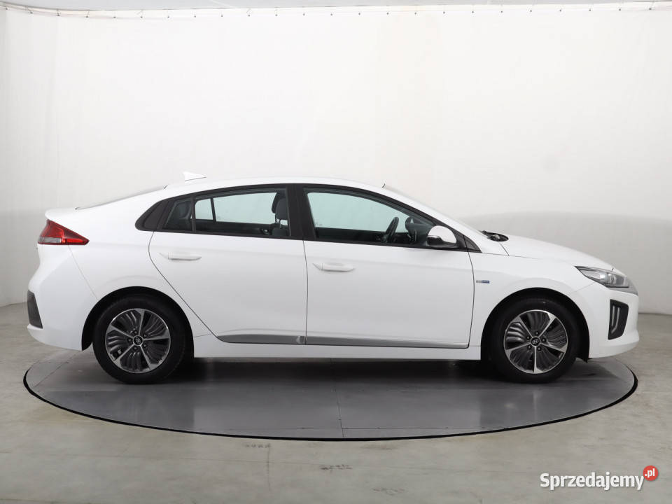 Hyundai Ioniq PluginHybrid światła przeciwmgielne Katowice