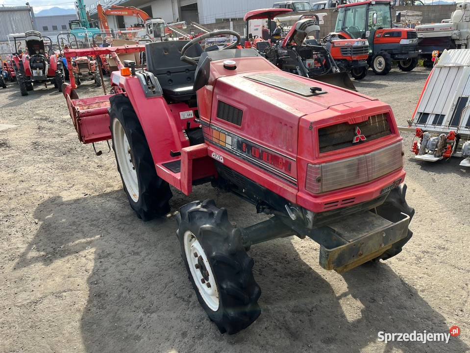 Traktor Mitsubishi MT20D Skała