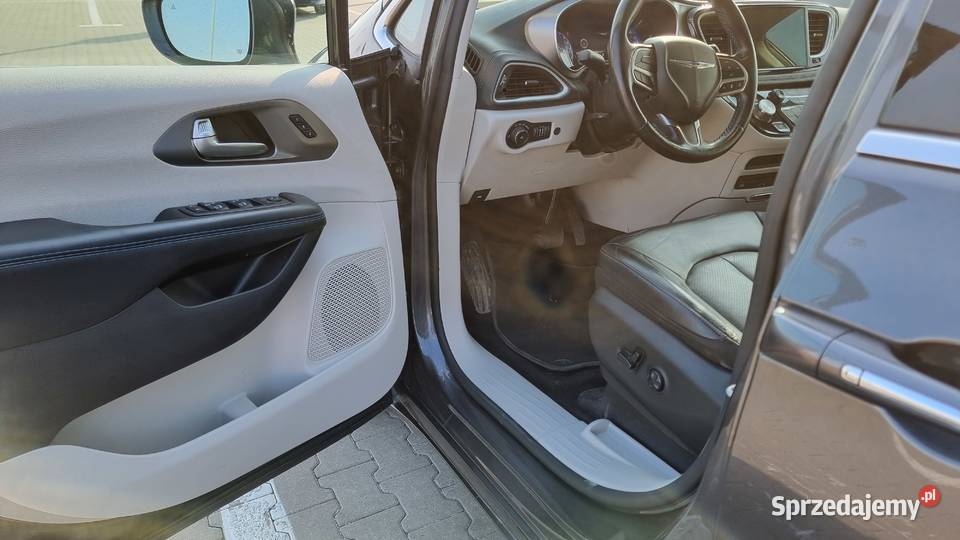 CHRYSLER PACIFICA TURING L odtwarzacz DVD Ciecierzyn