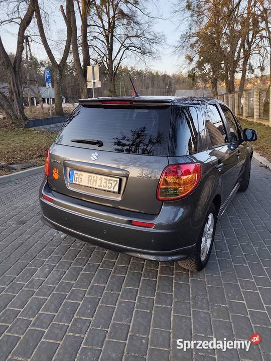 Świeżo sprowadzony śliczny Suzuki SX4 4/5