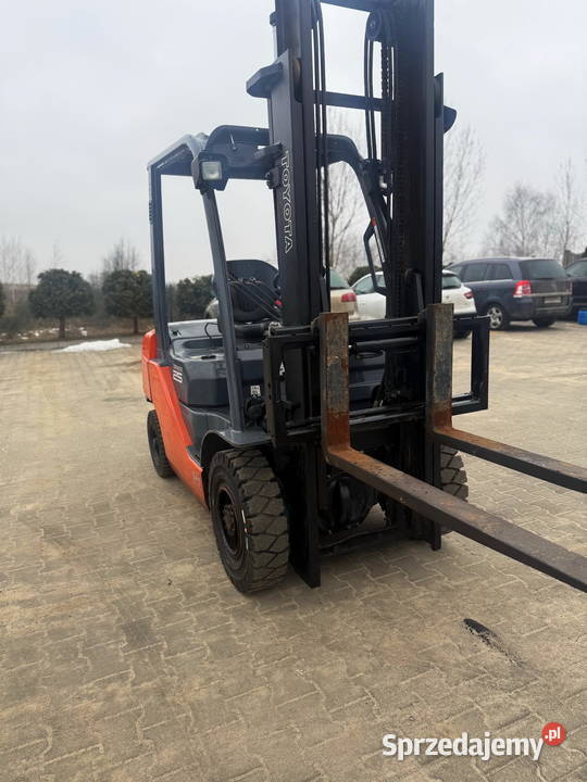 wózek widłowy TOYOTA 8FDF25 diesel 3680mtg łódzkie Działoszyn