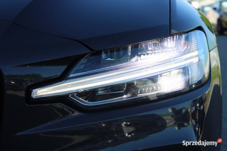 Volvo V60 2022r FVAT23 FullLED Kamera CarPlay 1969cm3