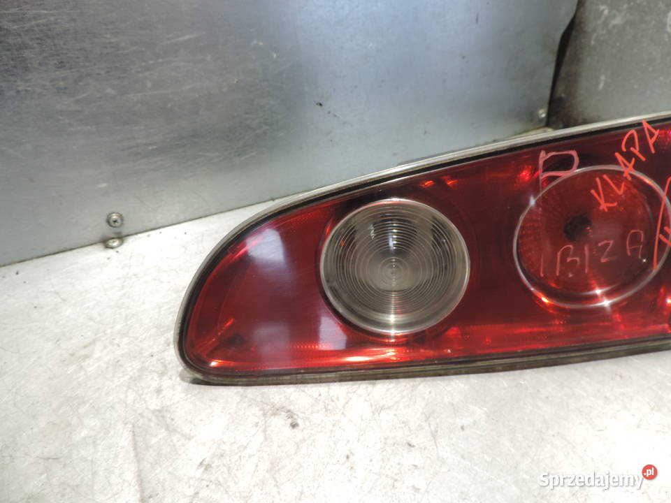 SEAT IBIZA III LAMPA PRAWA TYLNA W KLAPE małopolskie Nowy Sącz