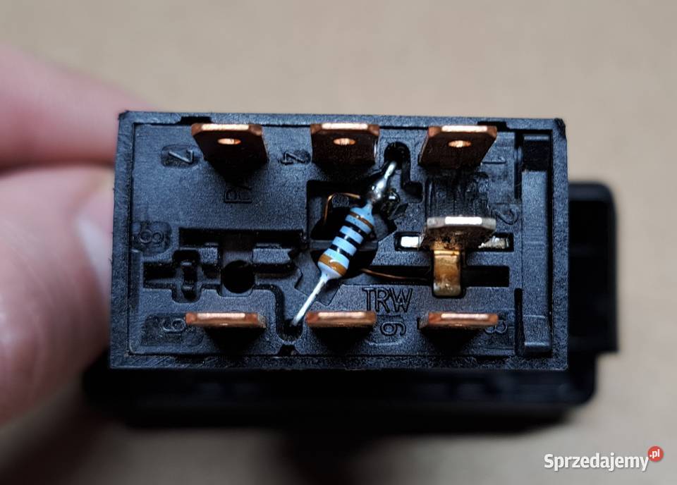 Włącznik świateł awaryjnych Opel Corsa A 1241658 Mielęcin