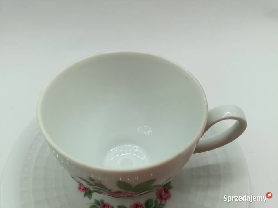 Filiżanka ze spodkiem biała porcelana bukiet róż Porcelana i szkło Zamość sprzedam