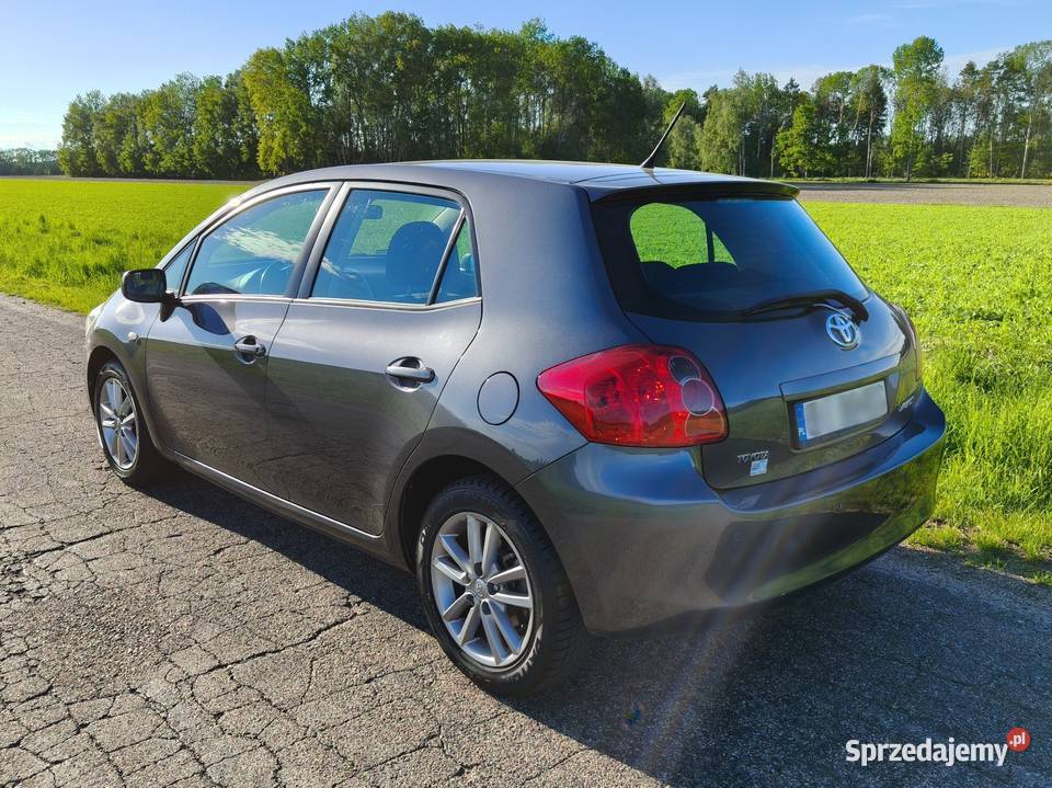 Toyota Auris I 16 132 benzyna manual