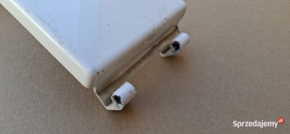 RENAULT GAMA T KRATKA RAMKA HALOGENU PRAWA ciężarowe Bieleń