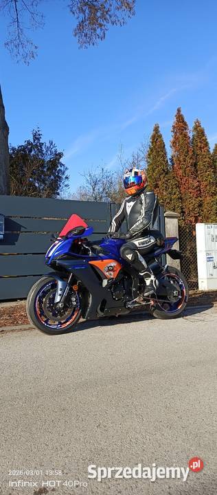 Yamaha r1 salon 24 RN65