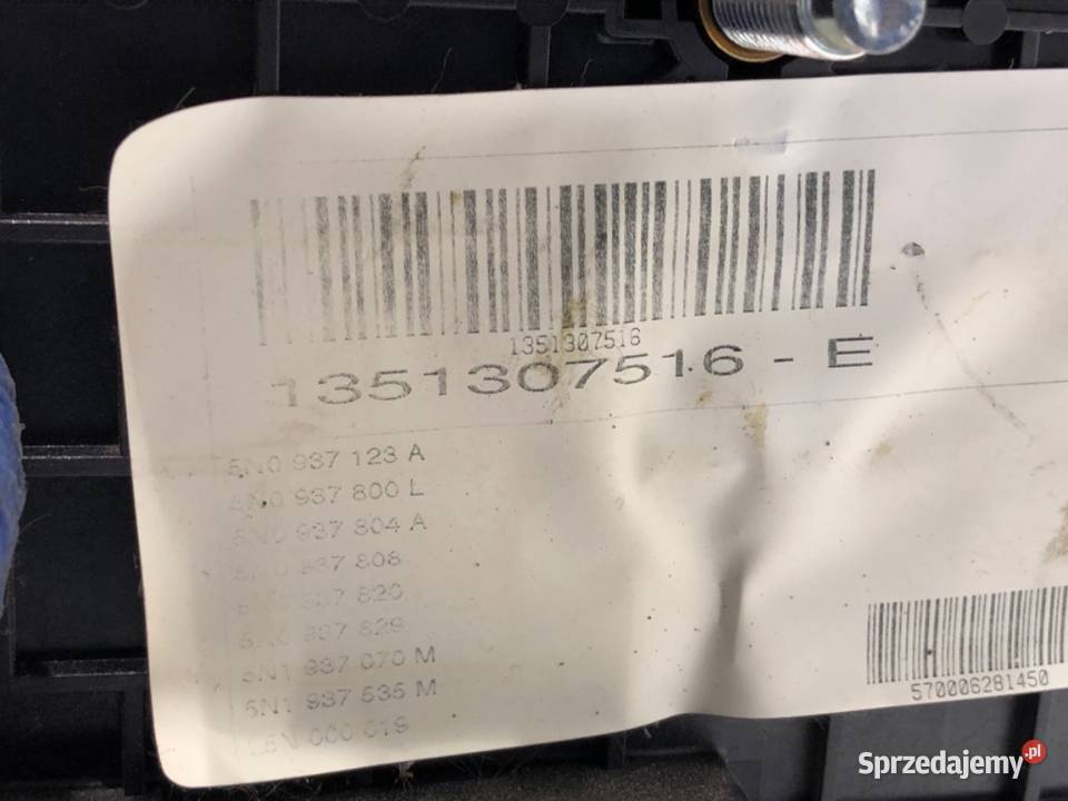 SKRZYNKA BEZPIECZNIKÓW VW TIGUAN 3C0937125A SUV