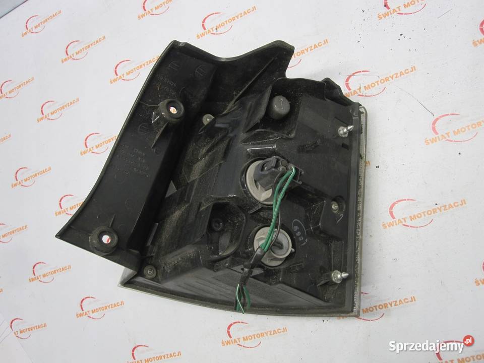 OUTLANDER II 08r lampa lewa tył 22087813 świętokrzyskie Kielce