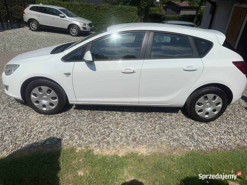 Opel Astra J 14 100 2010 Benzyna Bezwypadkowy Jasło