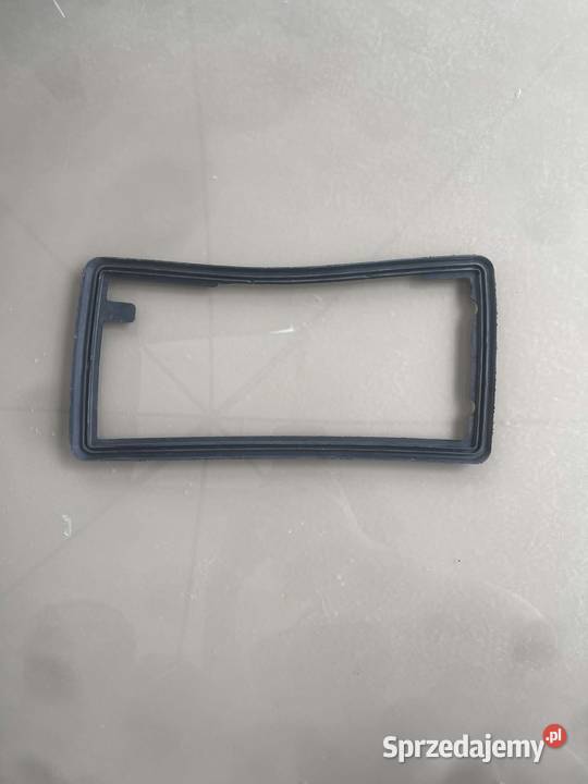 Fiat 125p uszczelka pod lampę zespoloną tylnią