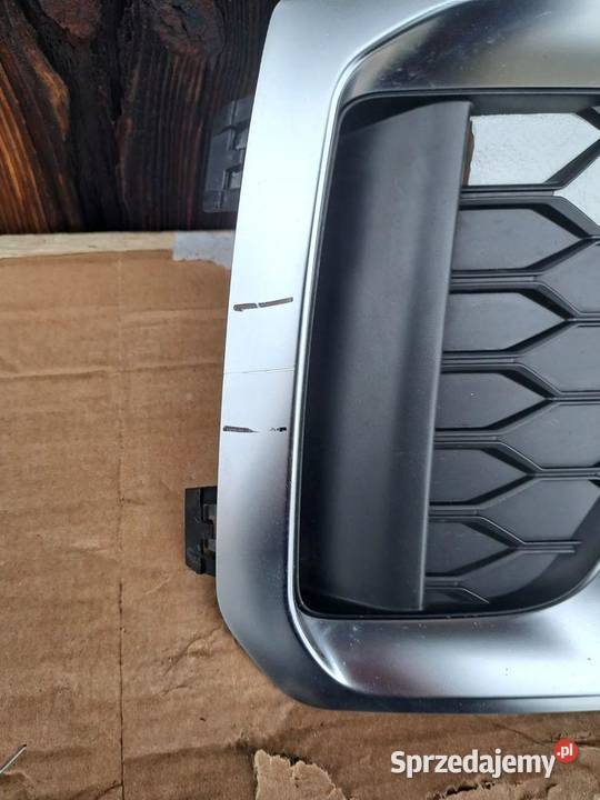 Prawa kratka Audi A4 B9 Lift SLine 8W0807682AM