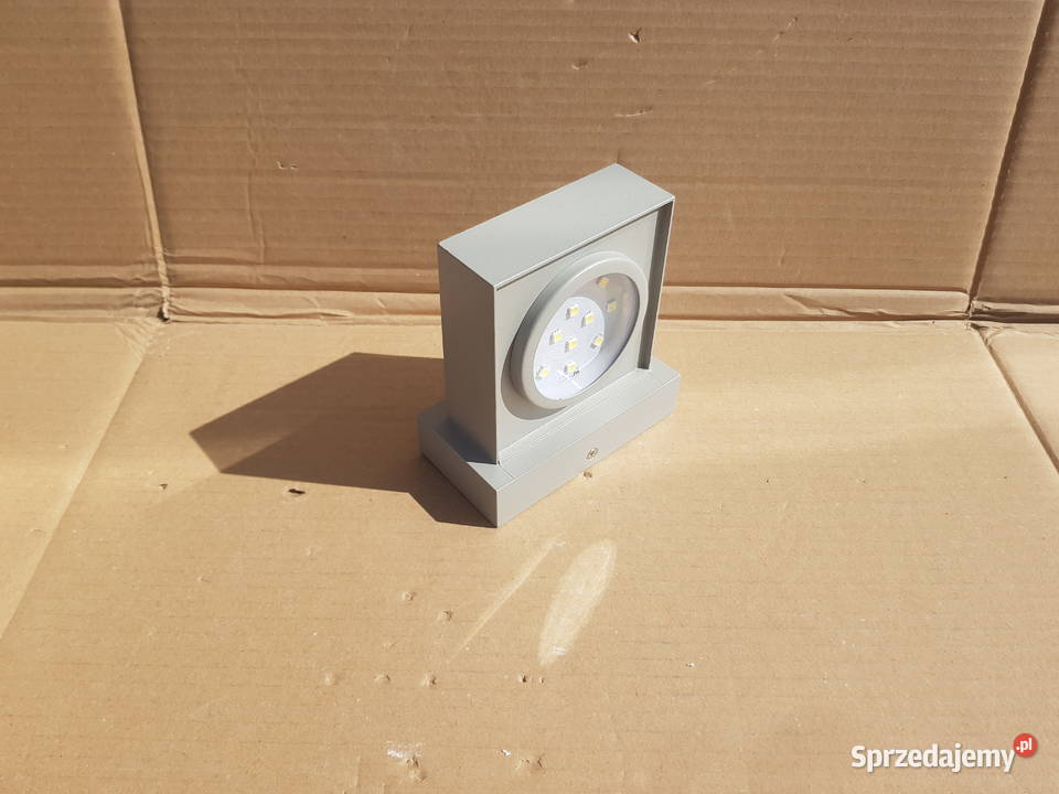 Kinkiet zewnętrzny ścienny na budynek IP44 mazowieckie Warszawa