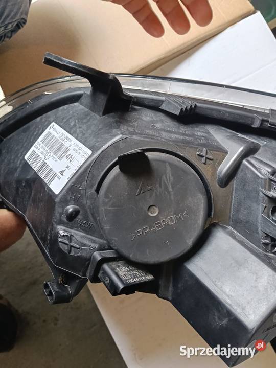 Reflektor lampa przód Megan 3 lift Lampy przednie Elbląg