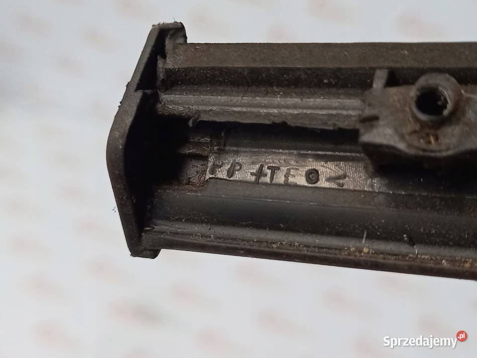 LISTWA ZGARNIAJĄCA PRAWY TYŁ MITSUBISHI Szyby Kielce sprzedam